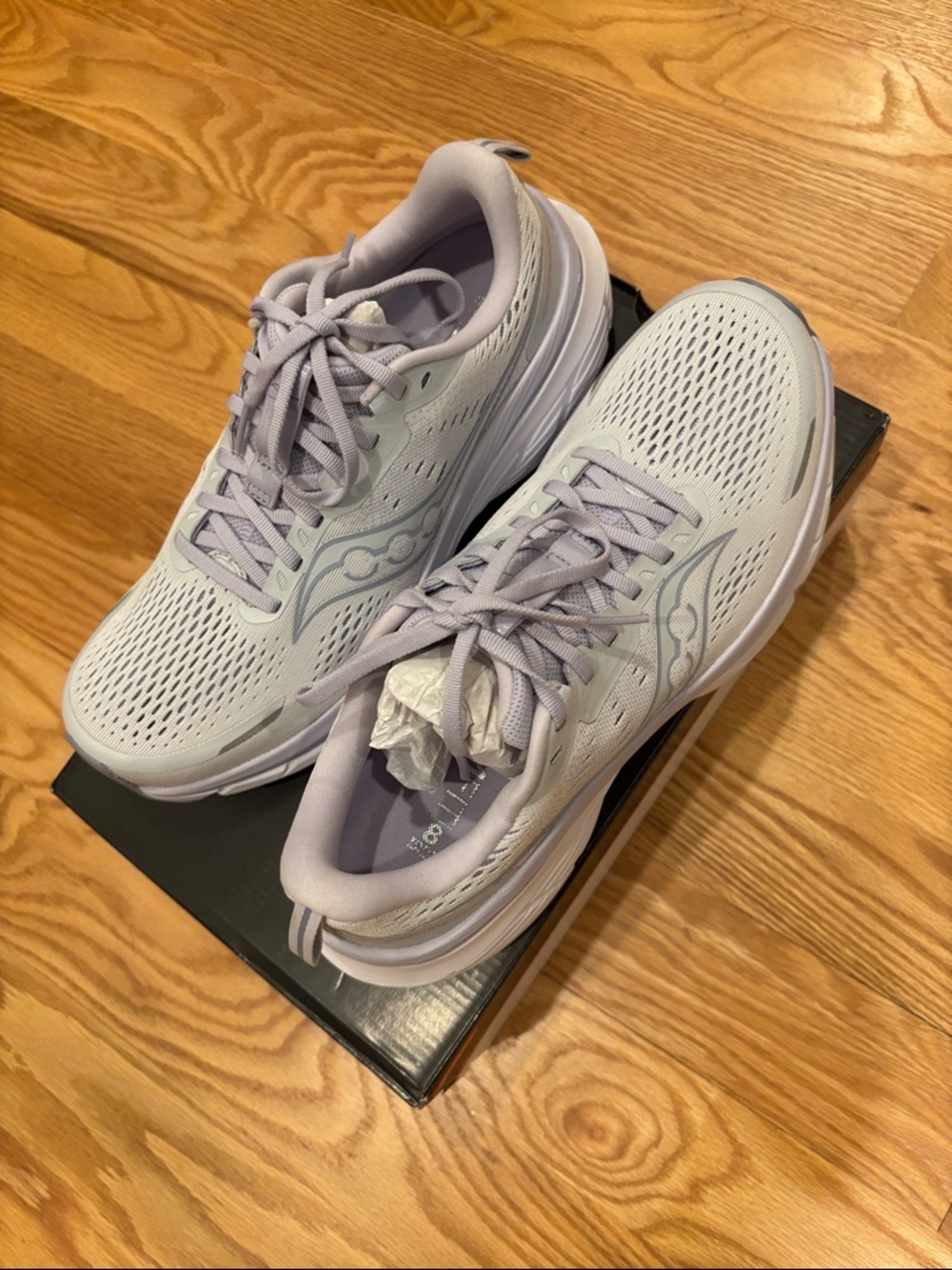 Saucony Women's Guide 18 Sneaker size 12 women’s.
